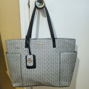 Guess purse gently used. Blk & gray G signature letter w/side pockets.